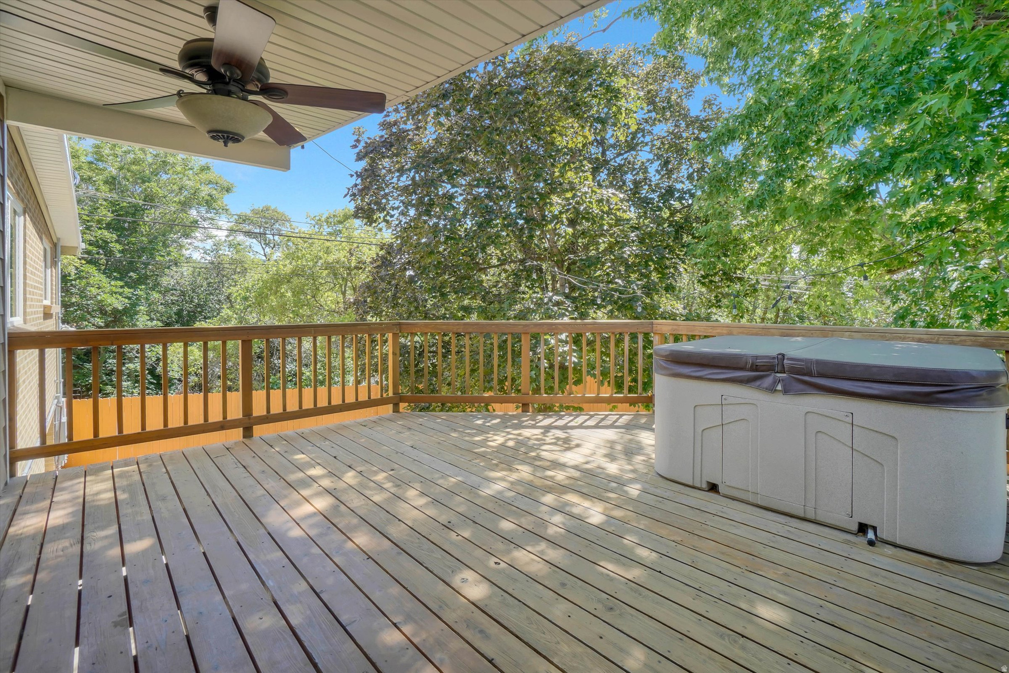 MAYWOOD HILLS - Residential