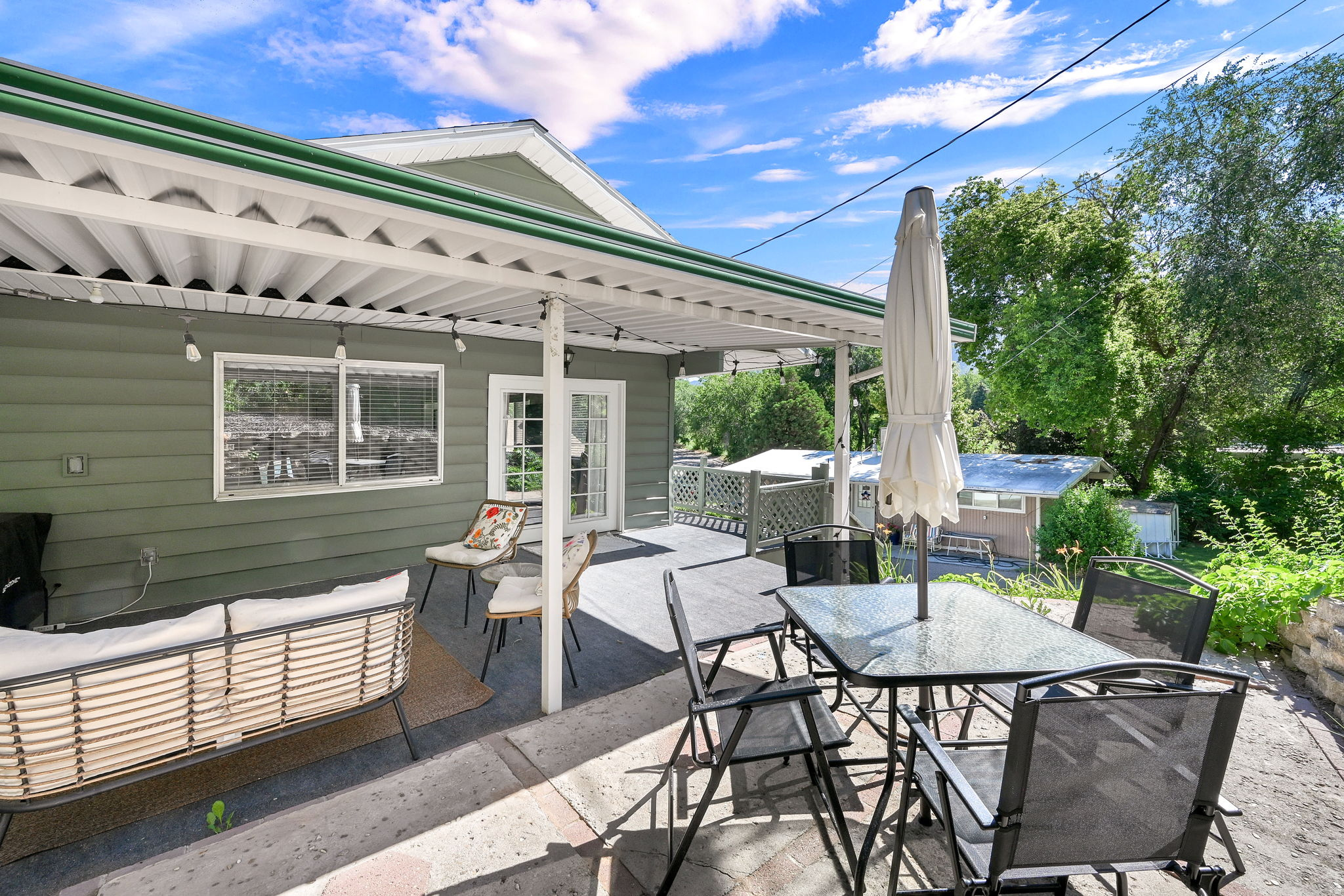 COUNTRY CLUB HEIGHTS - Residential