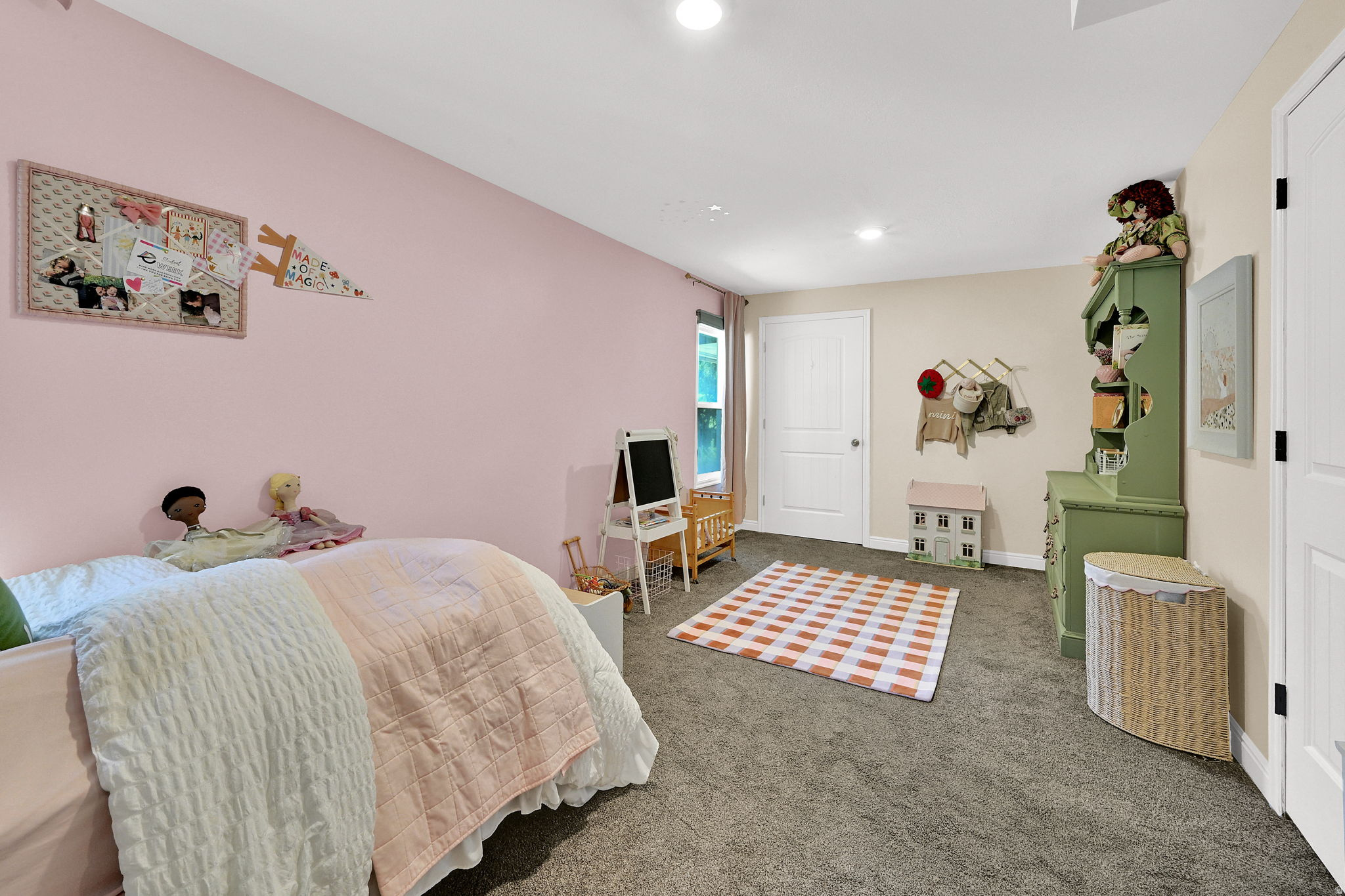 COUNTRY CLUB HEIGHTS - Residential