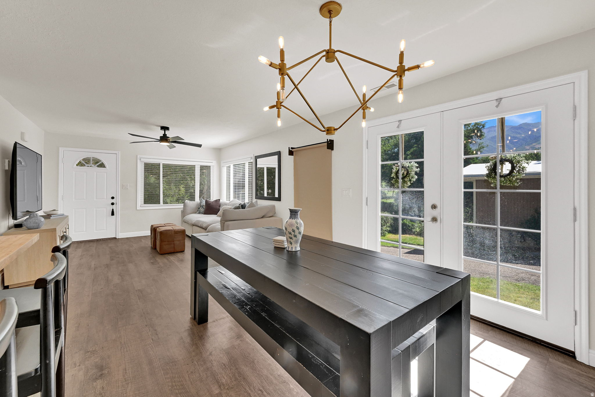COUNTRY CLUB HEIGHTS - Residential