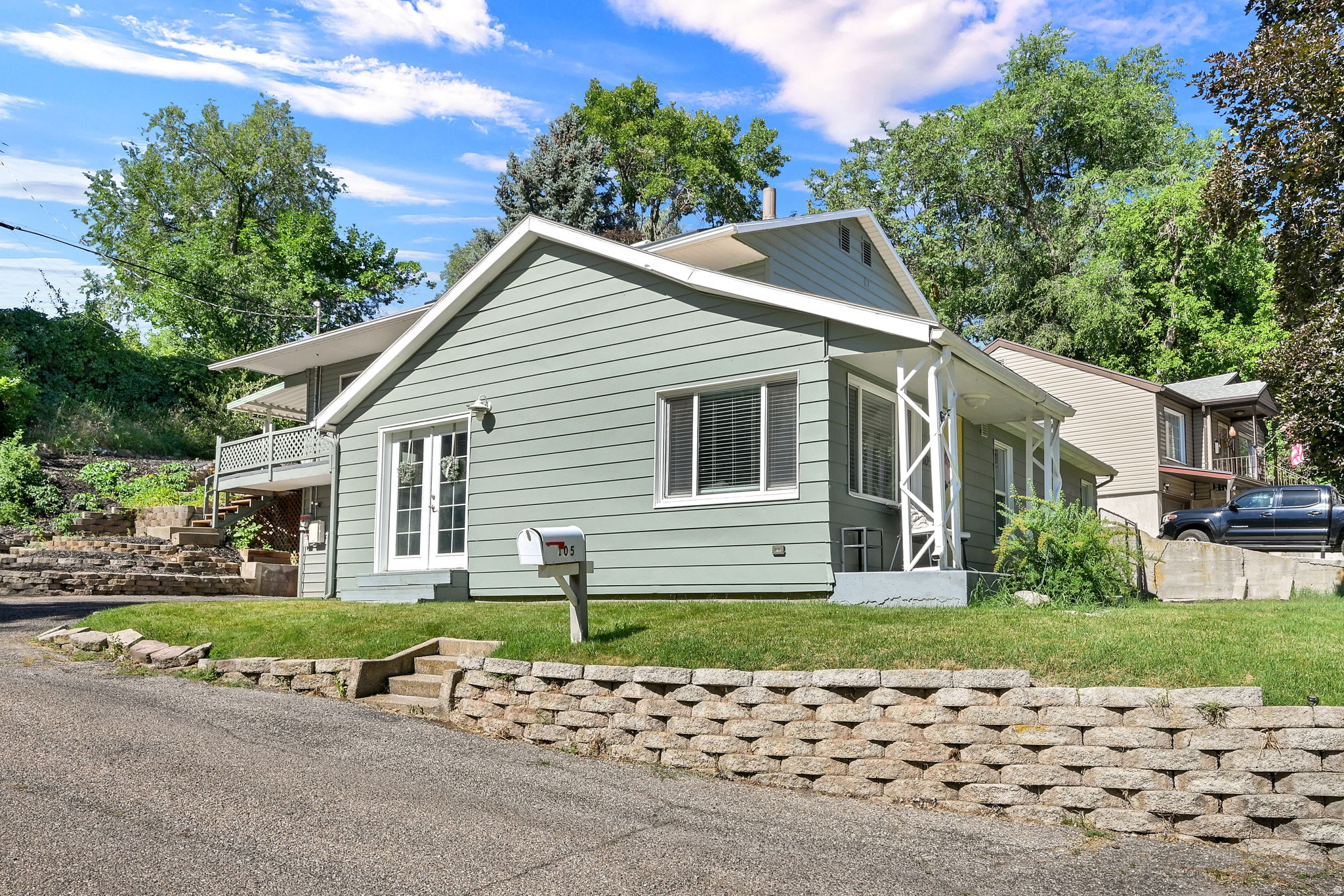 COUNTRY CLUB HEIGHTS - Residential