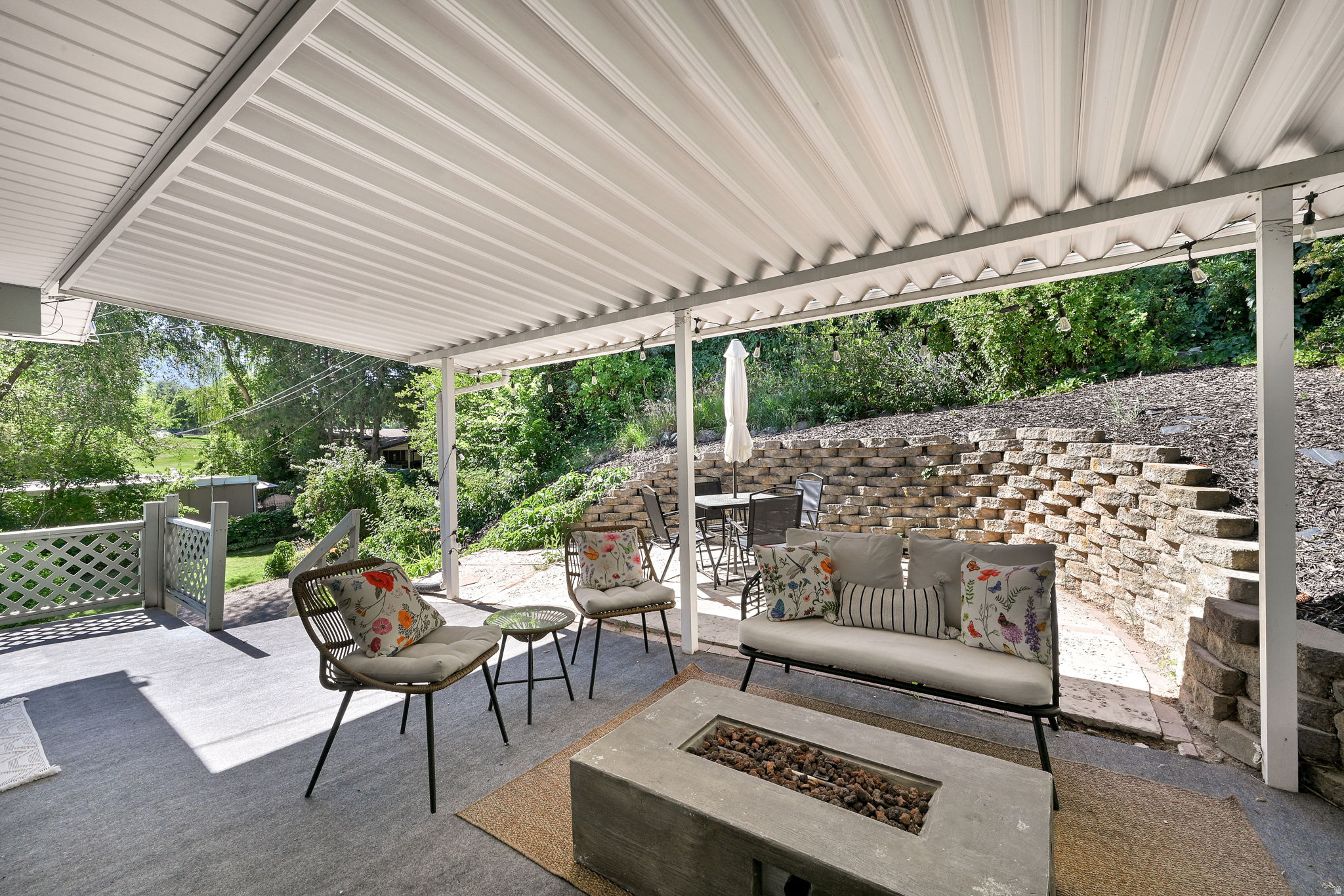 COUNTRY CLUB HEIGHTS - Residential
