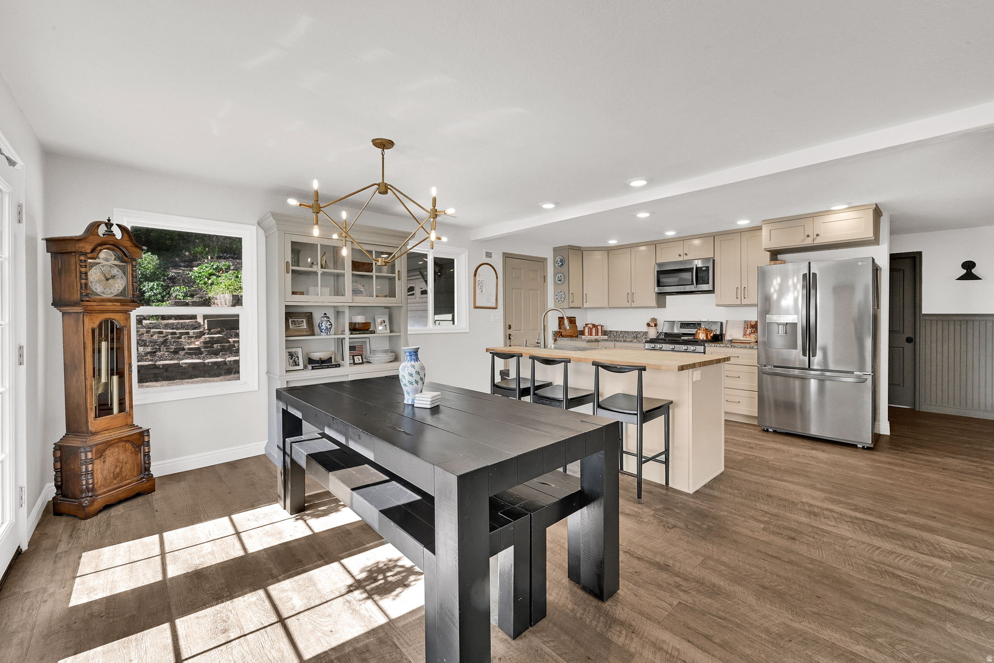 COUNTRY CLUB HEIGHTS - Residential