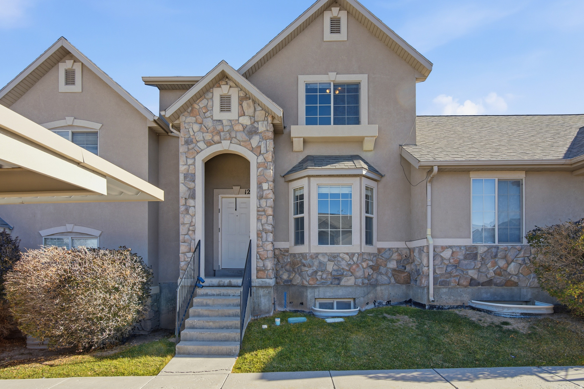 CRESCENT COURT - Residential