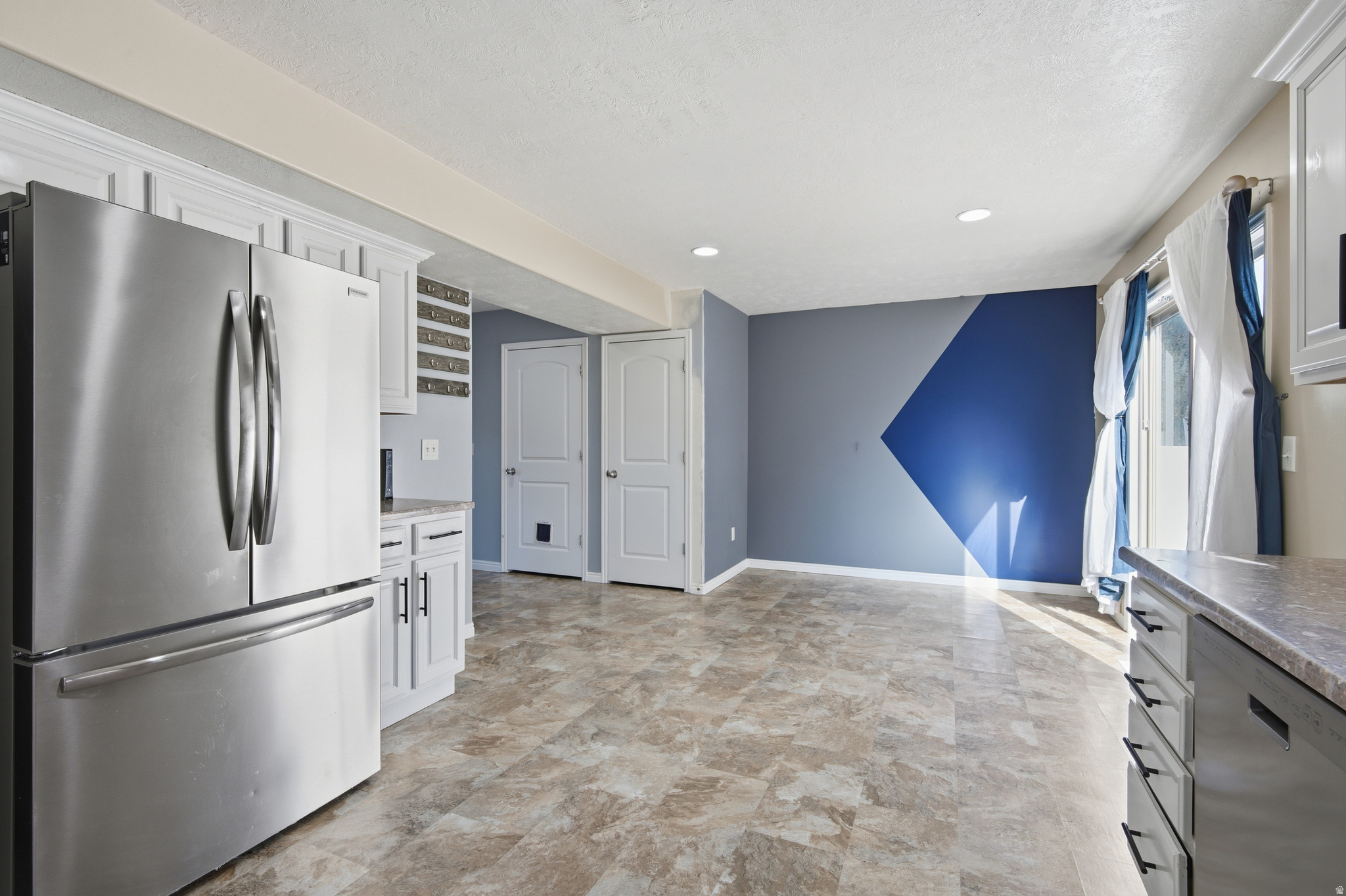 CRESCENT COURT - Residential