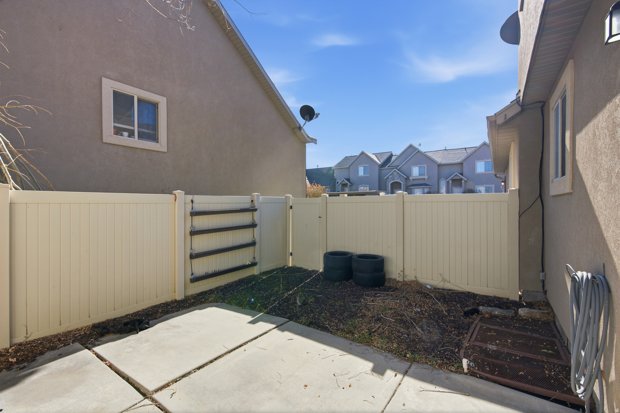 CRESCENT COURT - Residential