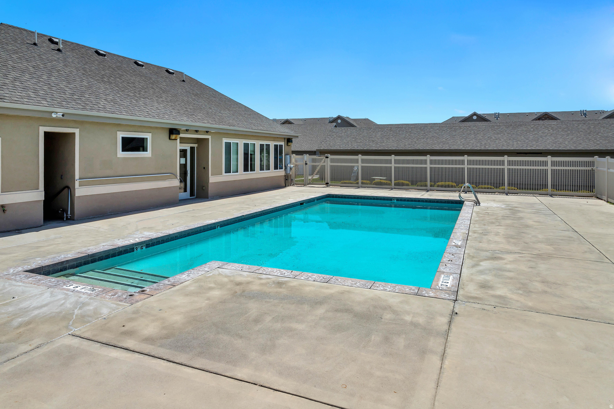 HILLCREST CONDOS - Residential