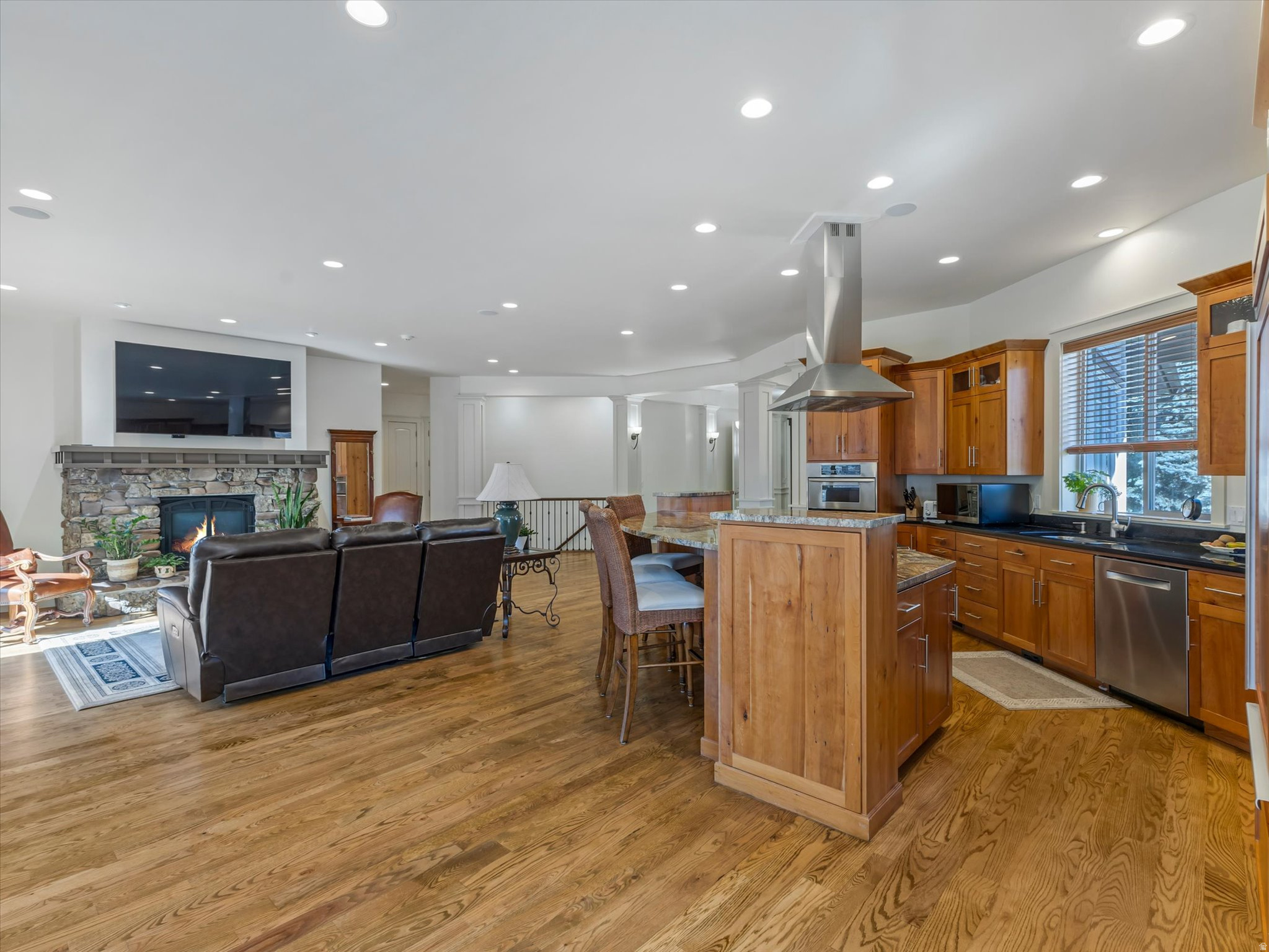 CHARLESTON PLACE - Residential