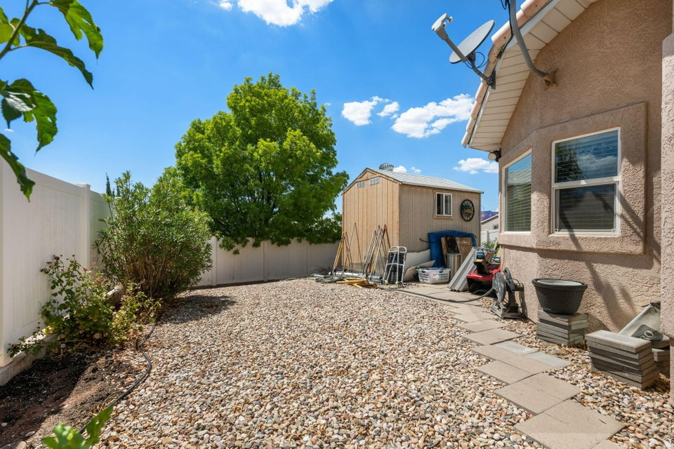 PARADISE WEST 3 - Residential
