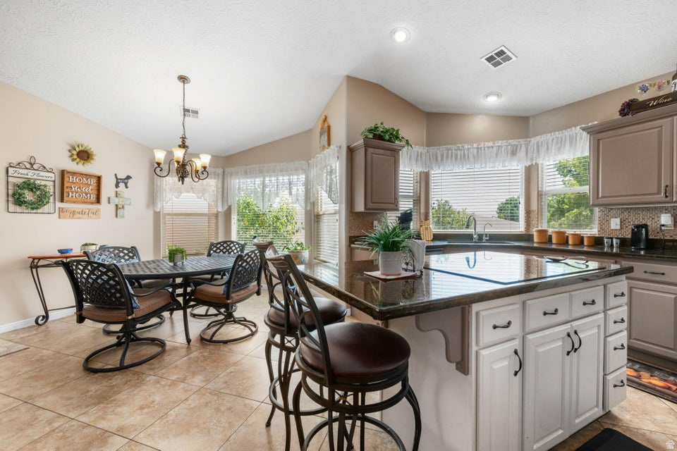 PARADISE WEST 3 - Residential
