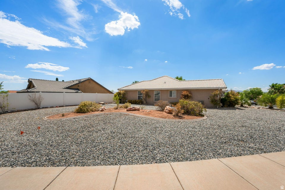 PARADISE WEST 3 - Residential