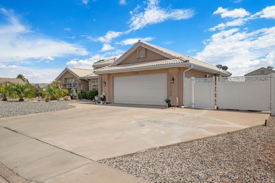 PARADISE WEST 3 - Residential