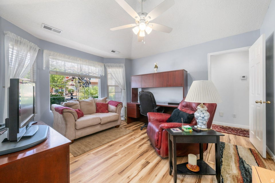 PARADISE WEST 3 - Residential
