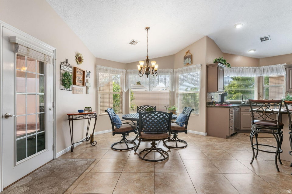 PARADISE WEST 3 - Residential