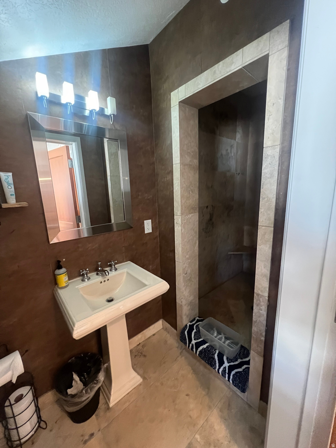 COTTONWOOD R - Commercial Sale