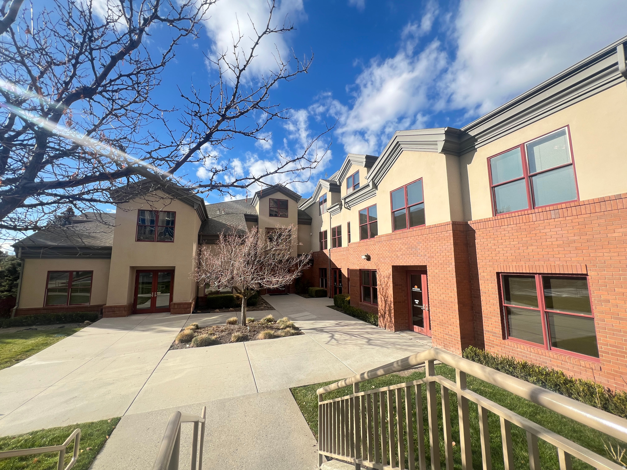 COTTONWOOD R - Commercial Sale
