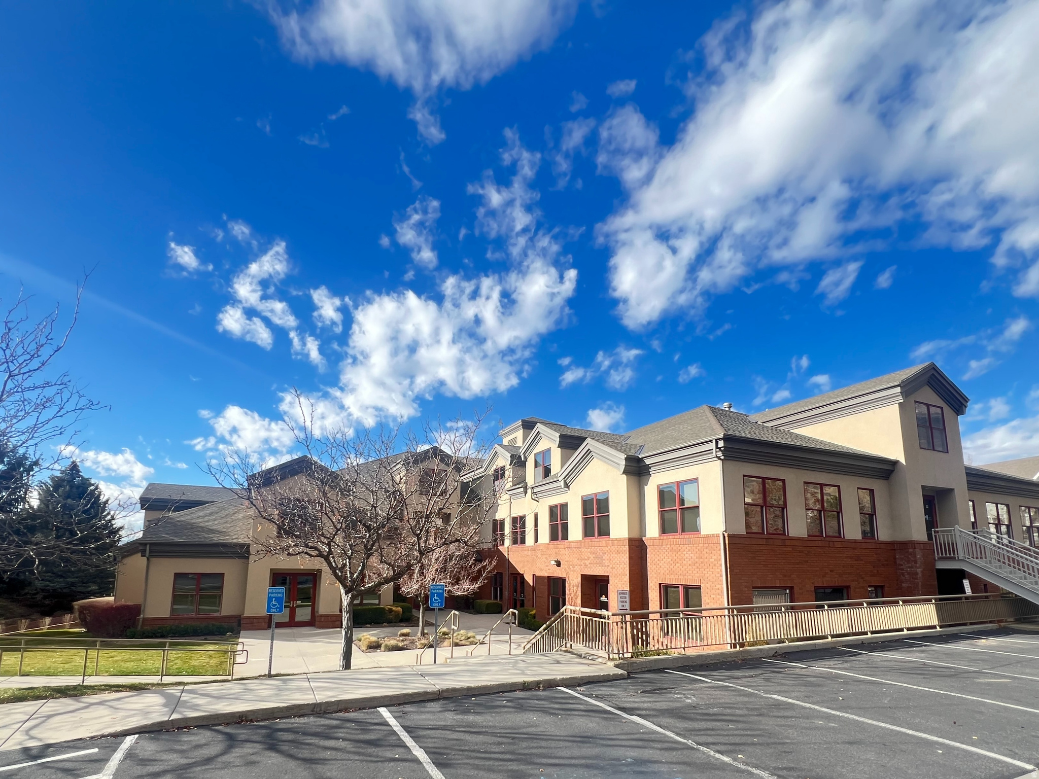 COTTONWOOD R - Commercial Sale