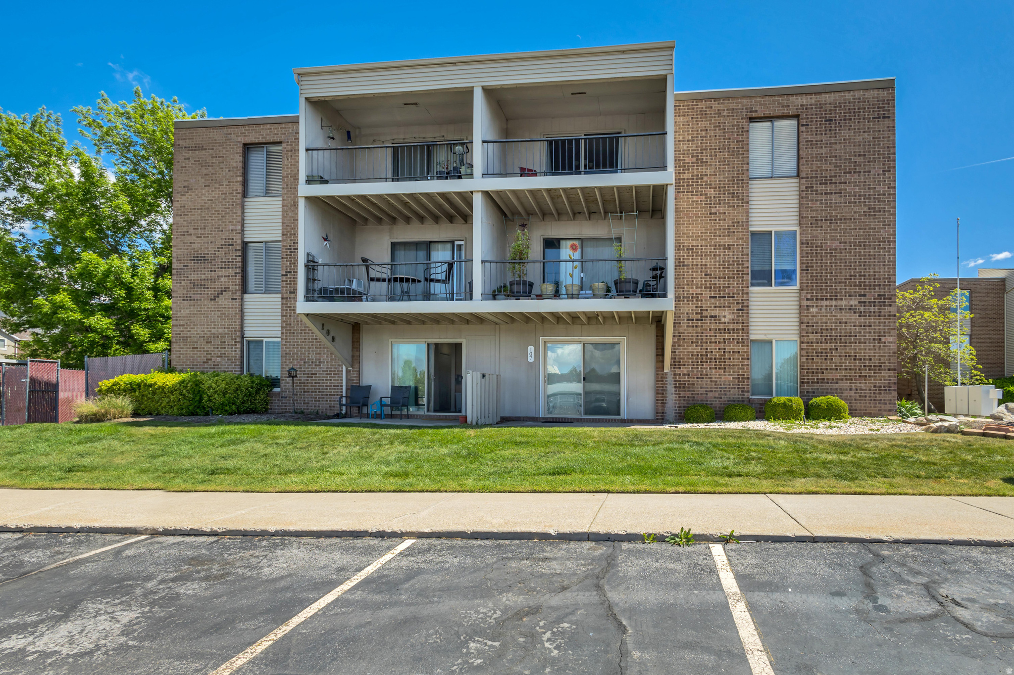 BOUNTIFUL MANOR - Residential