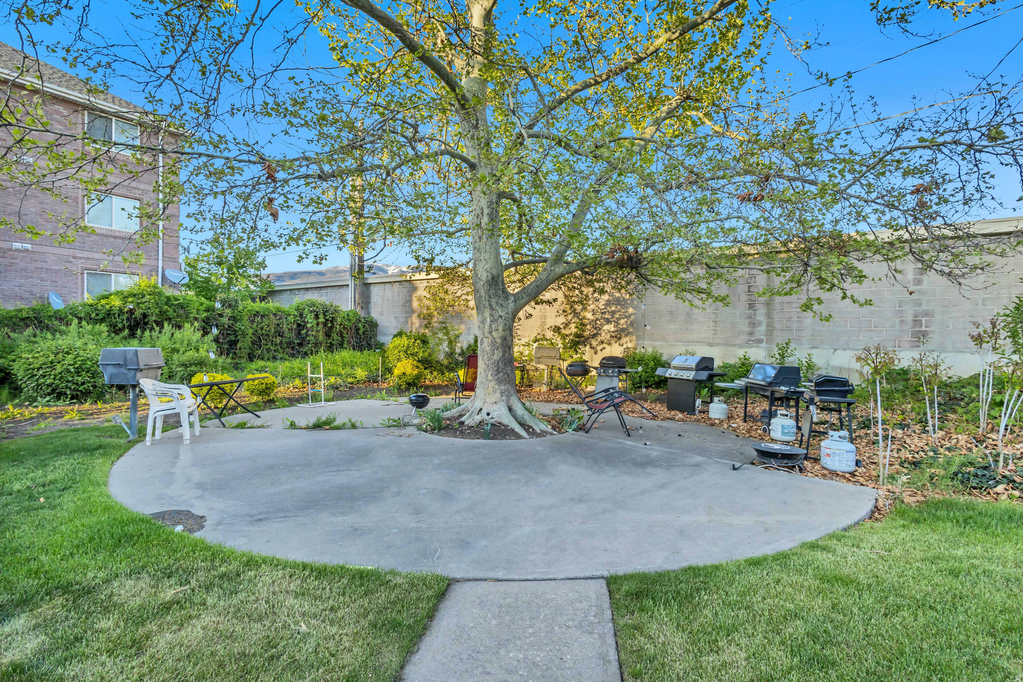 BOUNTIFUL MANOR - Residential