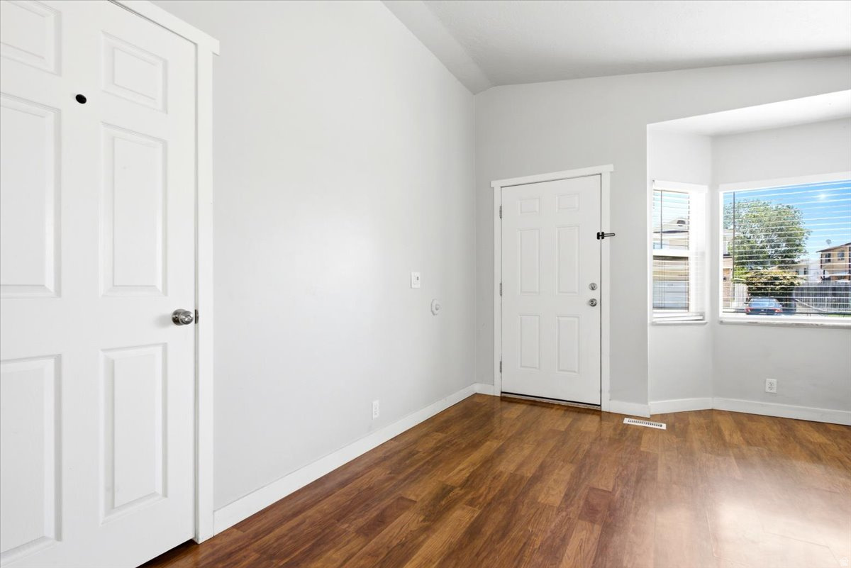 GREEN MEADOW ESTATES #5 - Residential