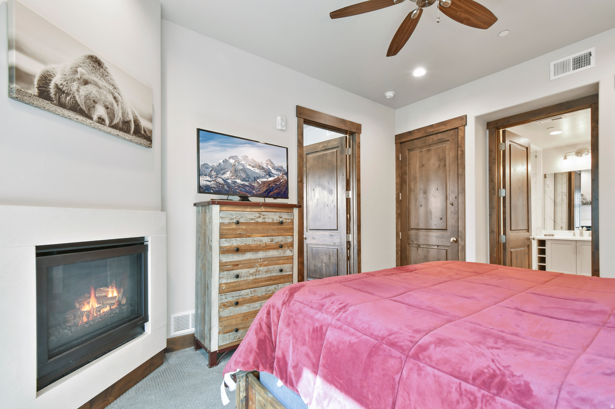 THE LOFTS AT BLACKSTONE CONDOMINIUM - Residential