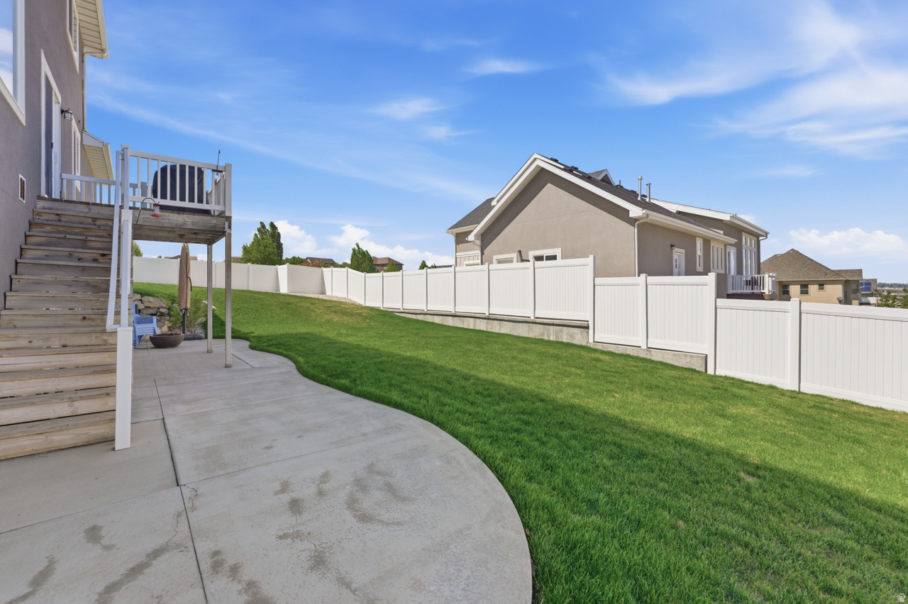 THE BENCHES - Residential