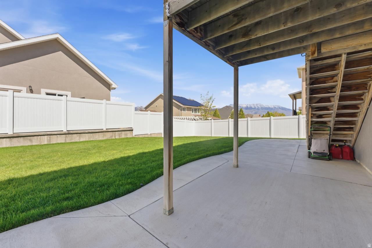 THE BENCHES - Residential