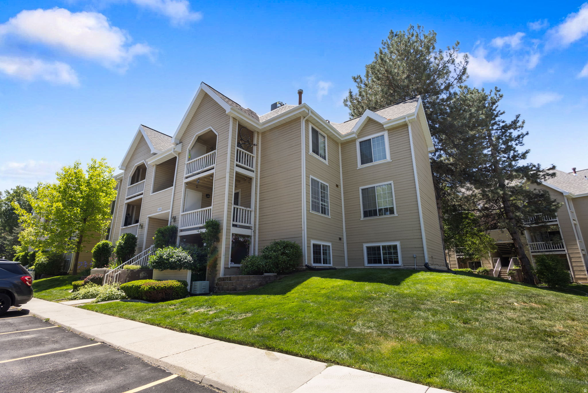 Welcome to easy Salt Lake City living. This recently updated 2-bedroom condo is move-in ready and perfectly located in the heart of the city, close to shopping, restaurants, freeway access, entertainment, and everything downtown Salt Lake has to offer.  Inside, you'll find a clean, comfortable layout with fresh updates that make the home feel modern and inviting. Whether you're a first-time buyer, downsizing, or looking for a solid investment, this condo checks a lot of boxes.  The community also offers great amenities, including a pool and additional shared spaces, giving you a low-maintenance lifestyle with extra perks right outside your door.  If you've been looking for an updated condo in a convenient Salt Lake location, this is one you'll want to see.    Square footage figures are provided as a courtesy estimate only. Buyer is advised to obtain an independent measurement.