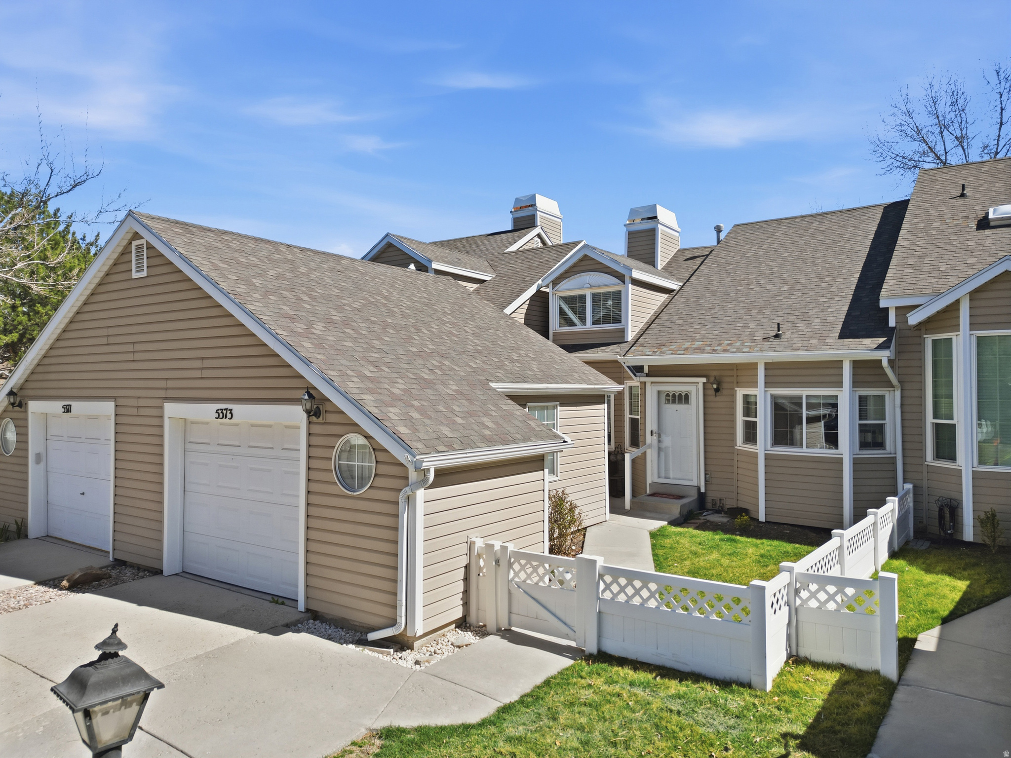 Murray townhome with RARE everyday function: 3 bedrooms, 2 bathrooms, garage parking, additional uncovered parking, a fenced patio, vaulted ceilings, two fireplaces, and a walkout lower lever. Located in Chestnut Place with water, snow removal, pool, clubhouse, spa/hot tub, and tennis courts included through the HOA. Easy freeway access, nearby schools, trails, and central Salt lake Valley convenience. All that with a 10,000 seller credit and a full year prepaid HOA dues.