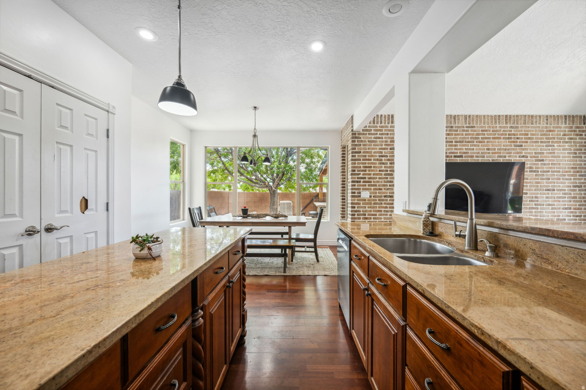 SAGE HOLLOW - Residential