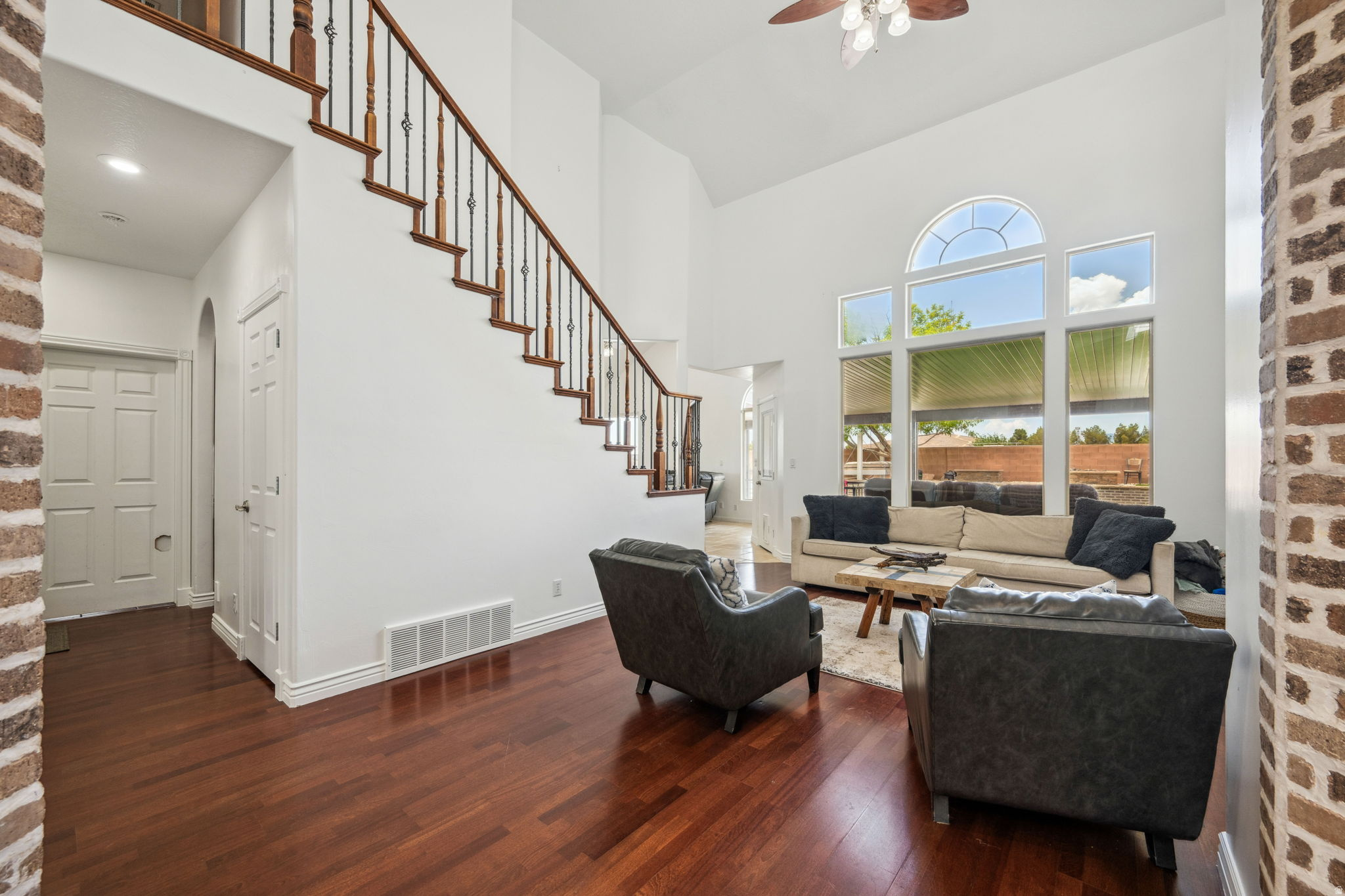 SAGE HOLLOW - Residential