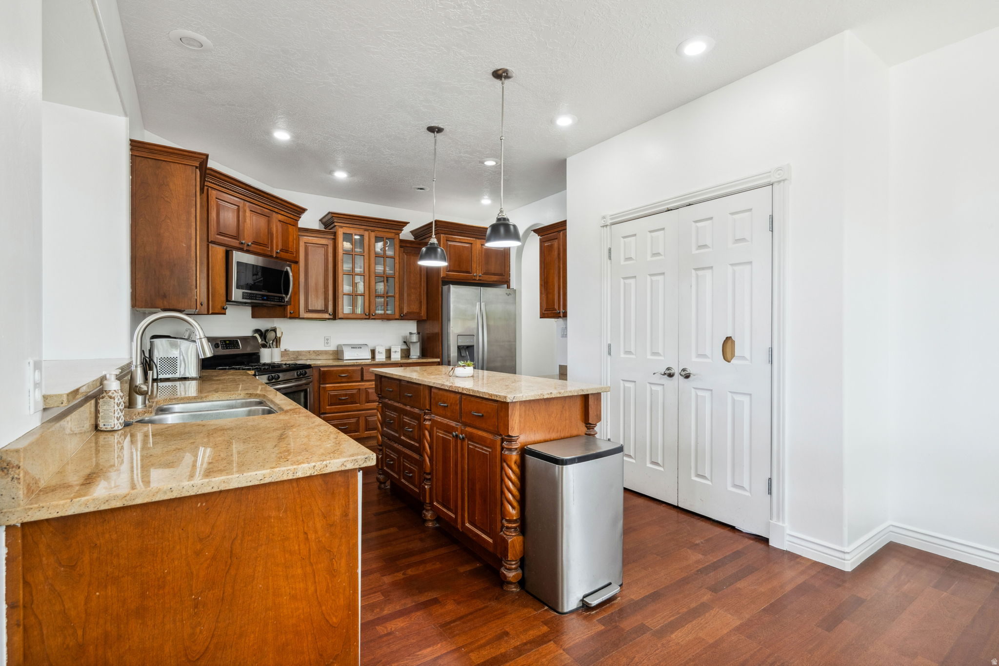 SAGE HOLLOW - Residential