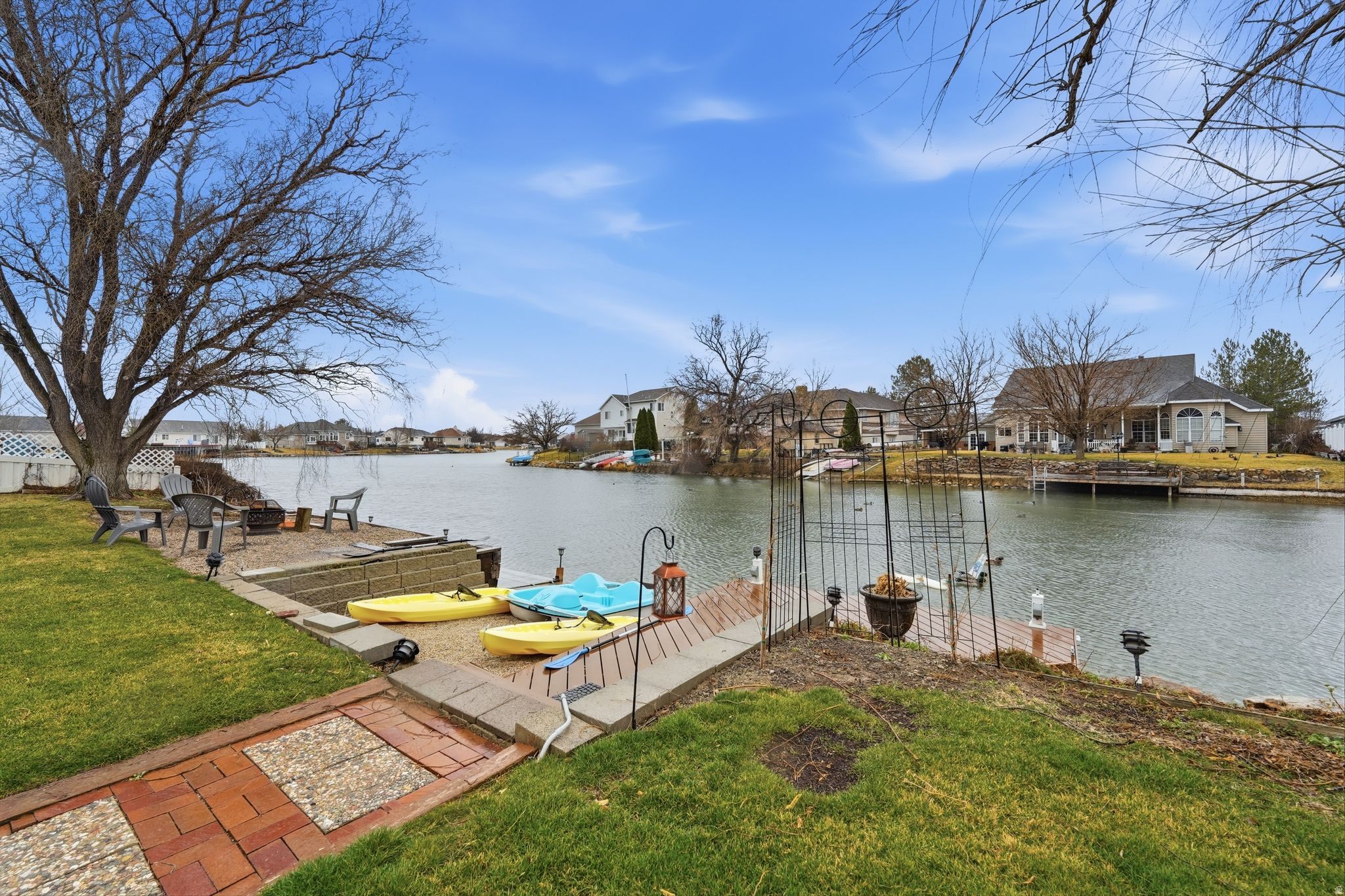 CAPTAINS ISLAND - Residential