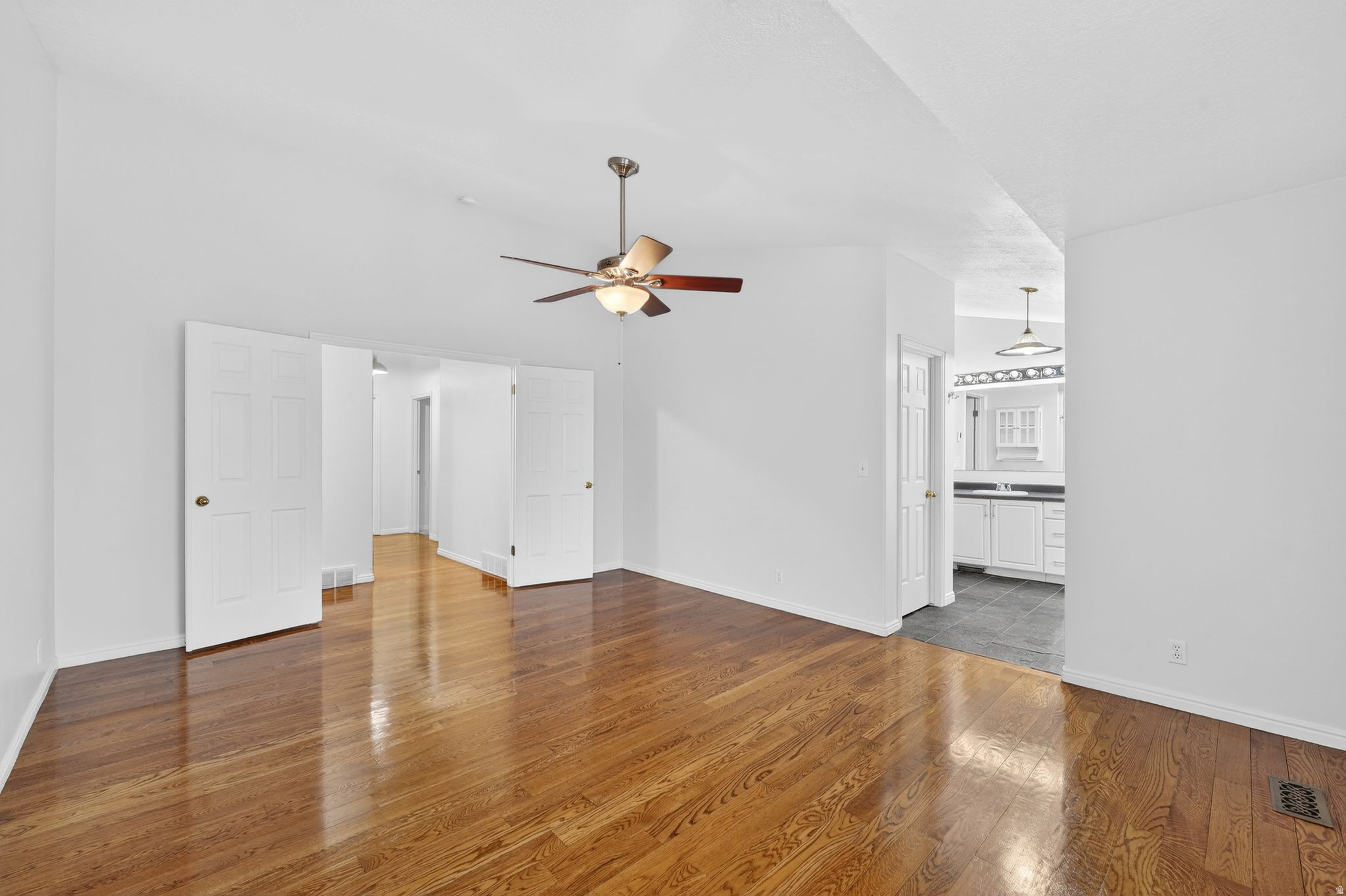 CAPTAINS ISLAND - Residential
