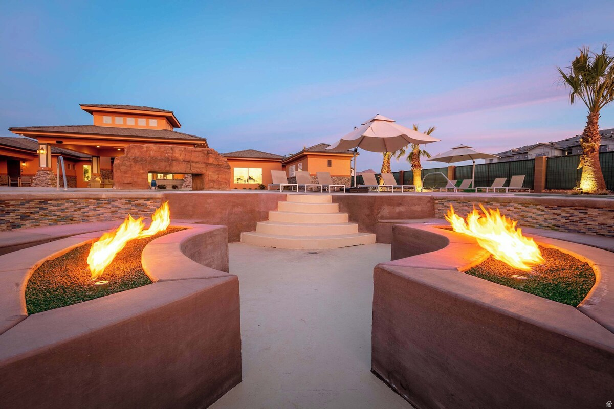ZION VILLAGE TOWNHOMES - Residential