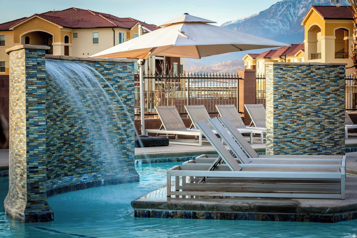 ZION VILLAGE TOWNHOMES - Residential
