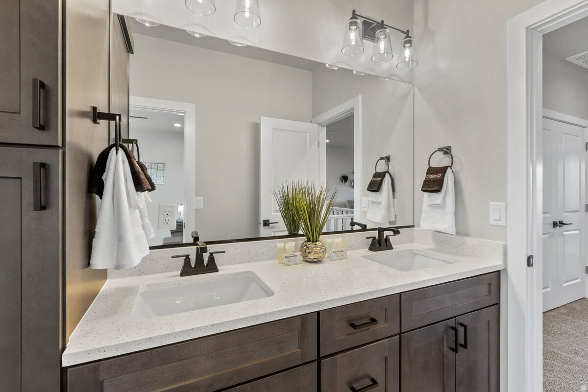 ZION VILLAGE TOWNHOMES - Residential