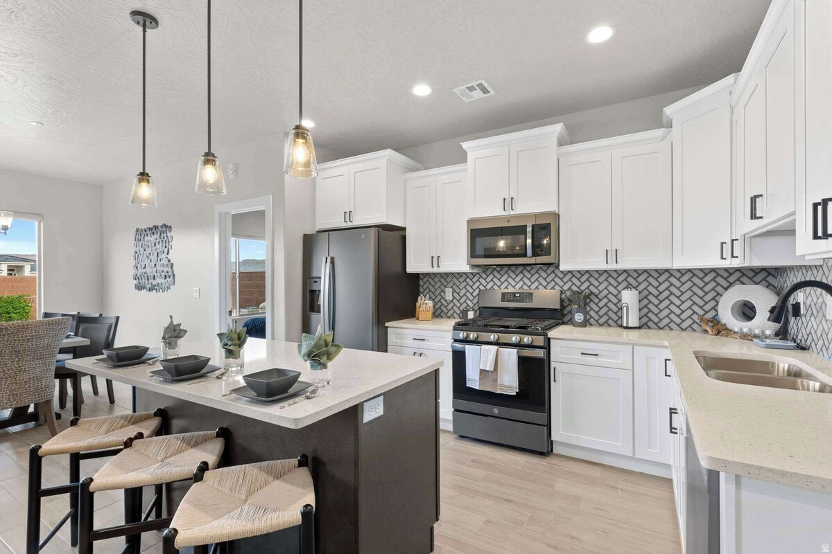 ZION VILLAGE TOWNHOMES - Residential