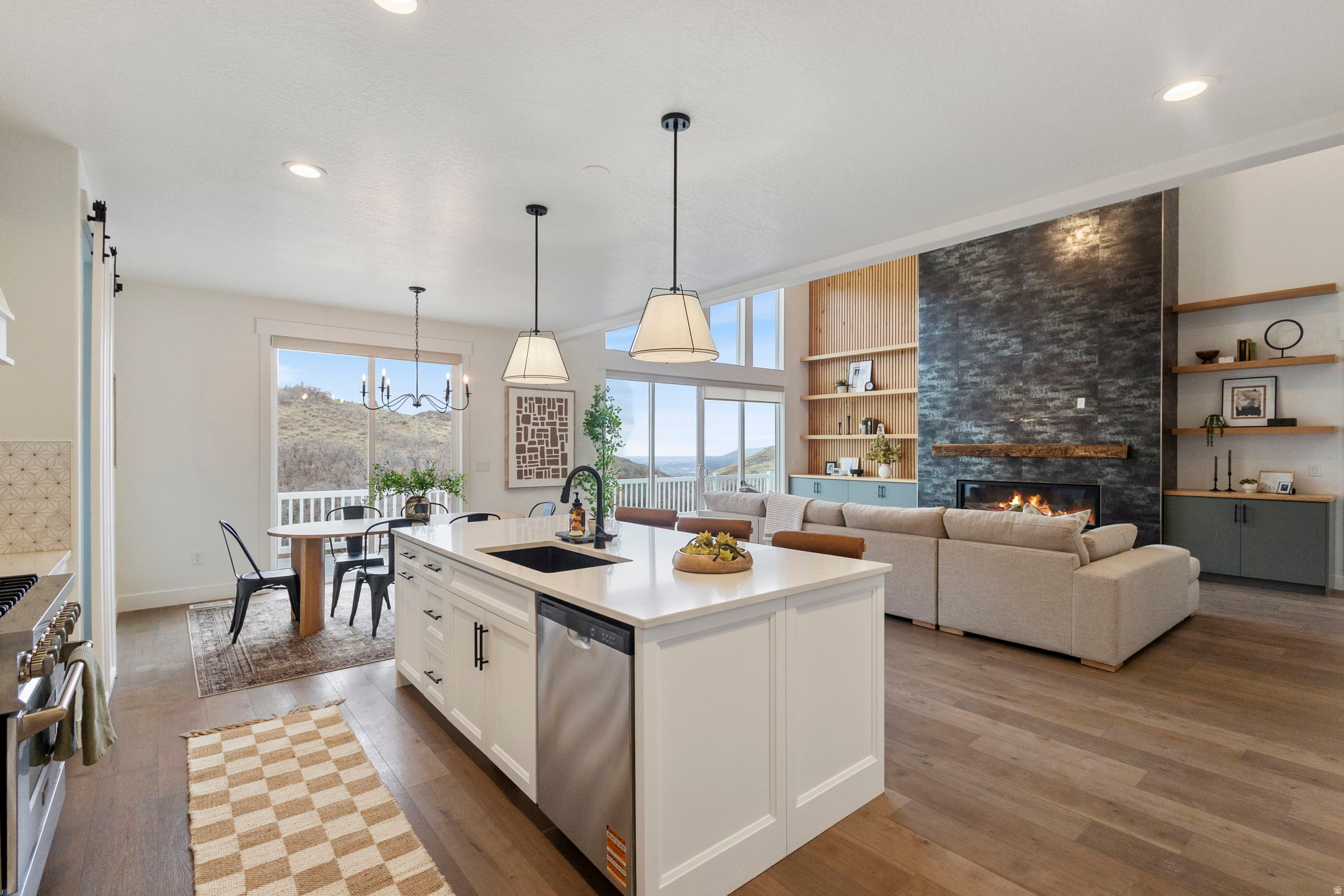 HIDDEN CANYON - Residential
