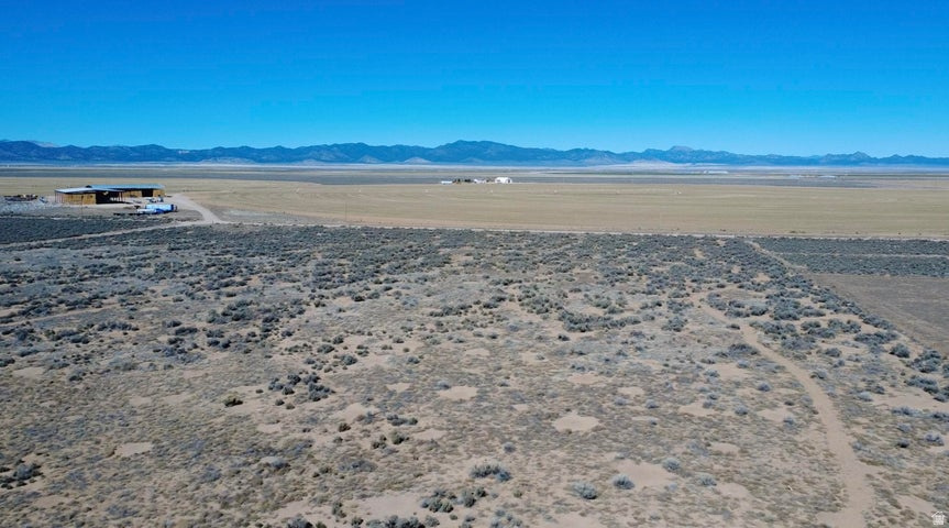 ESCALANTE VALLEY - Land