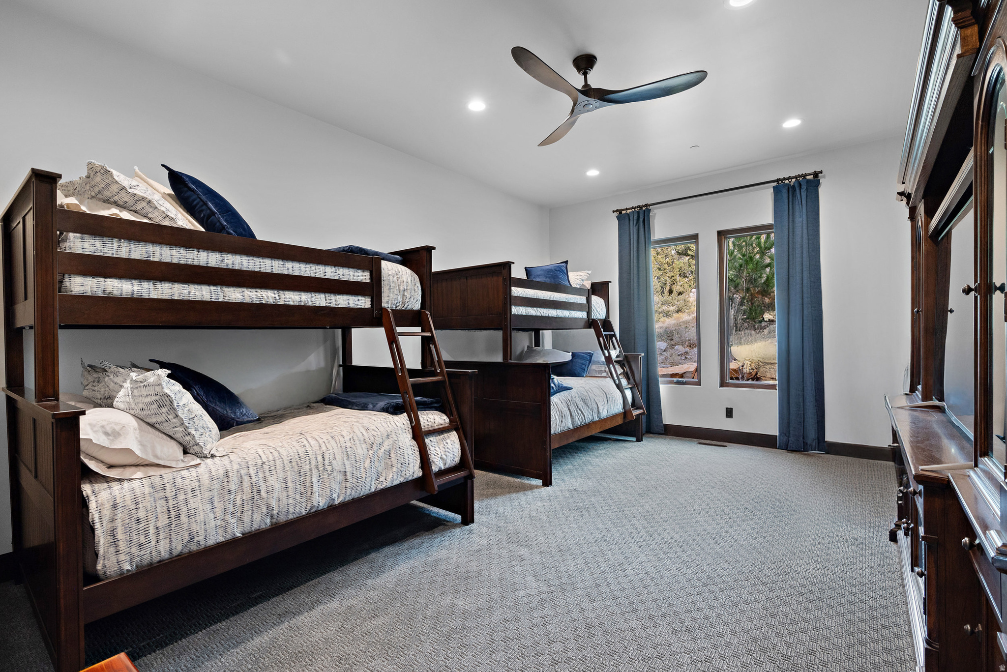 RED LEDGES - Residential