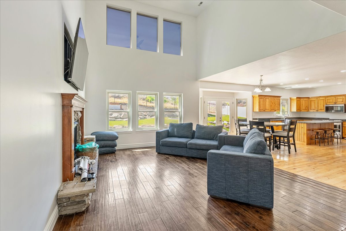 SPRING VIEW FARMS - Residential