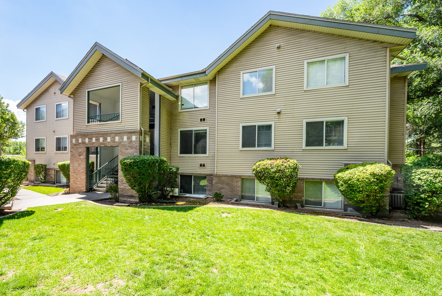 GRANDVIEW GATEWAY - Residential