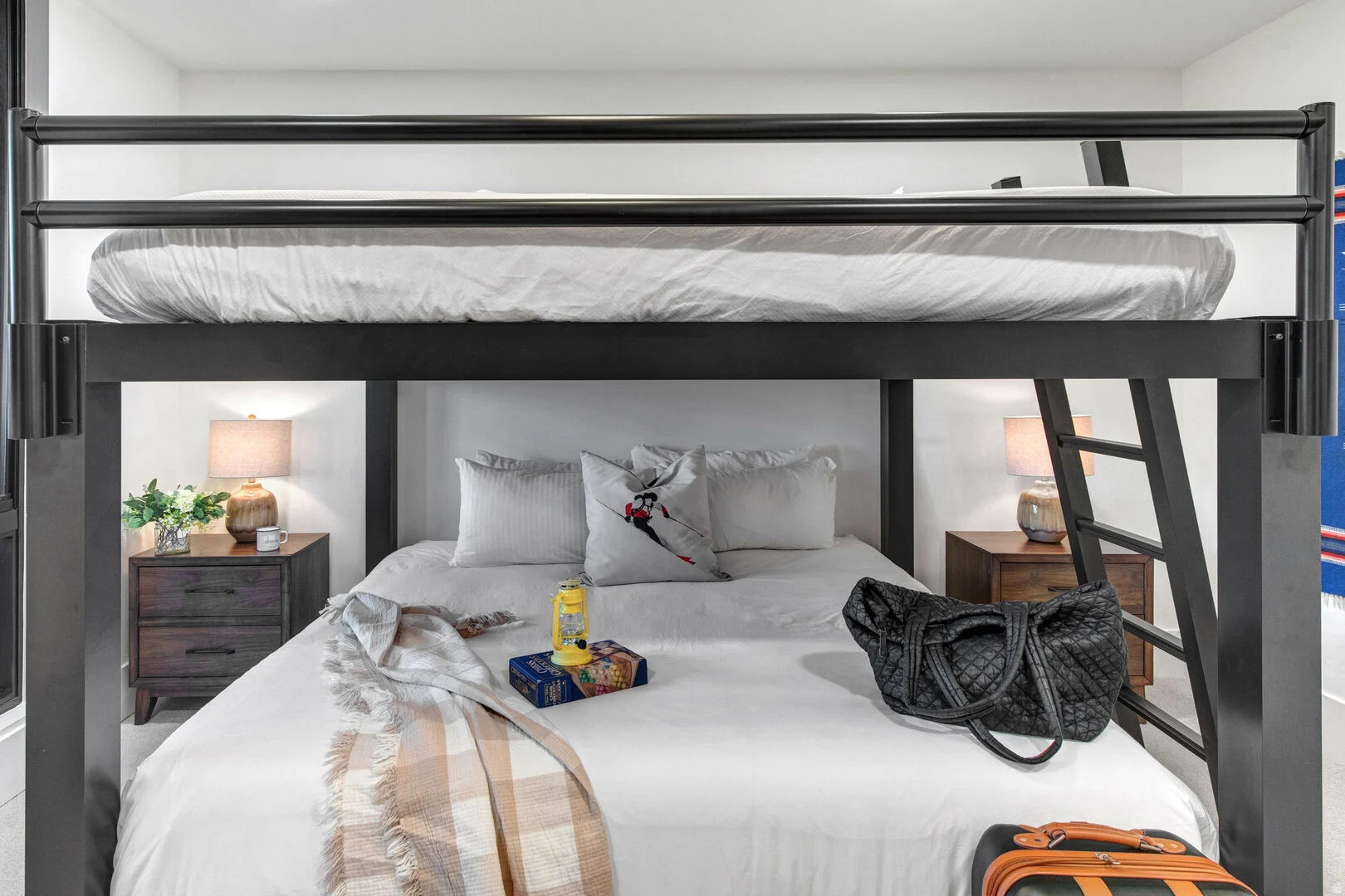 EMPIRE RESIDENCES - Residential