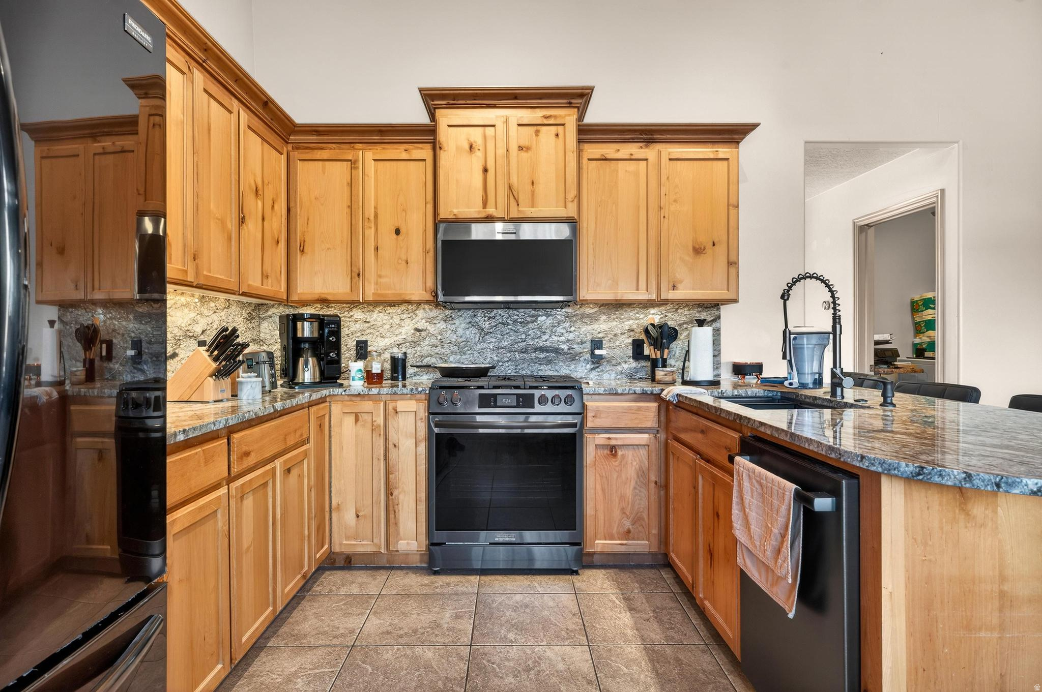 ENGLISH OAKS EST 1 AMD - Residential