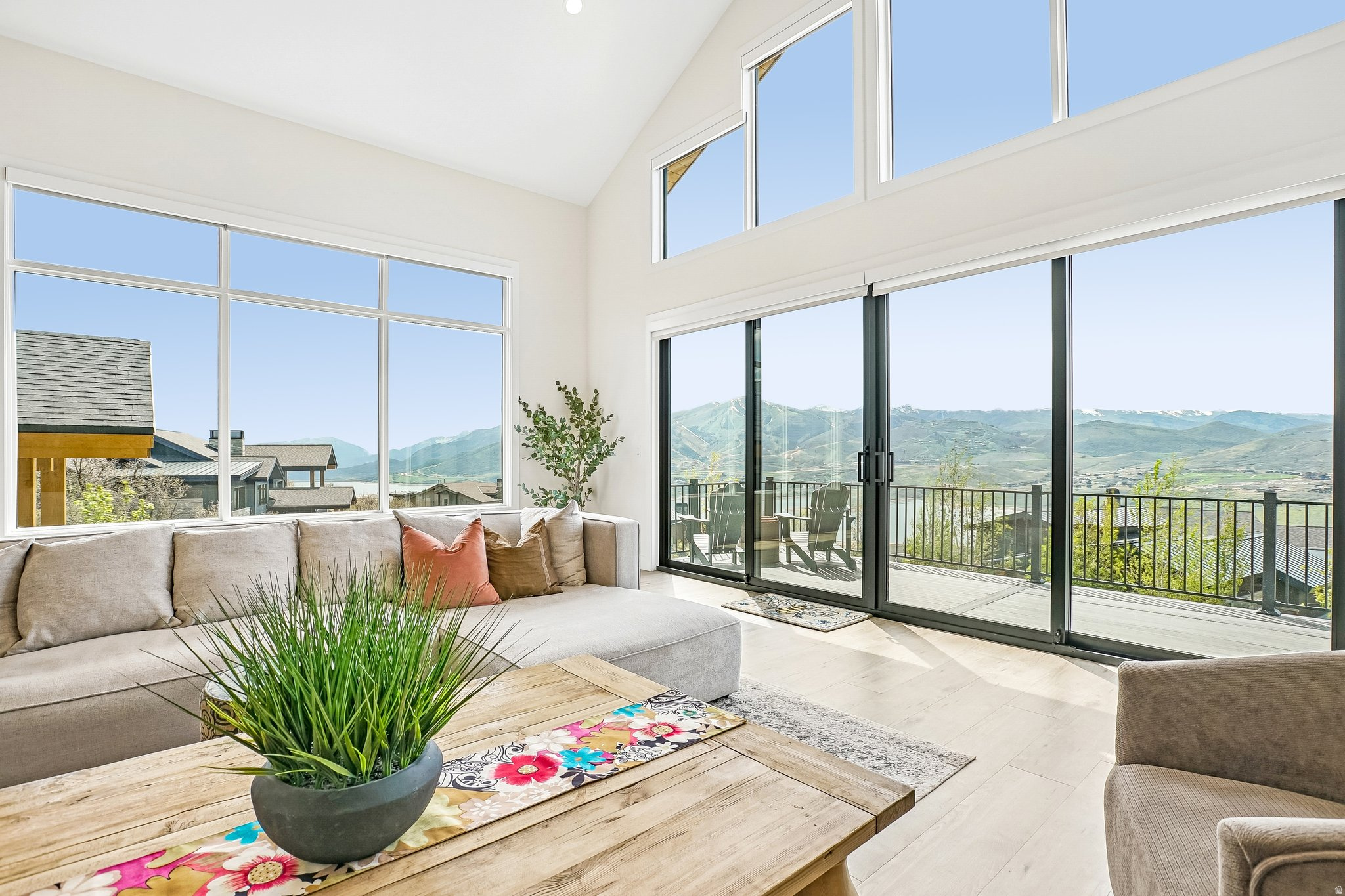 SOARING HAWK - Residential