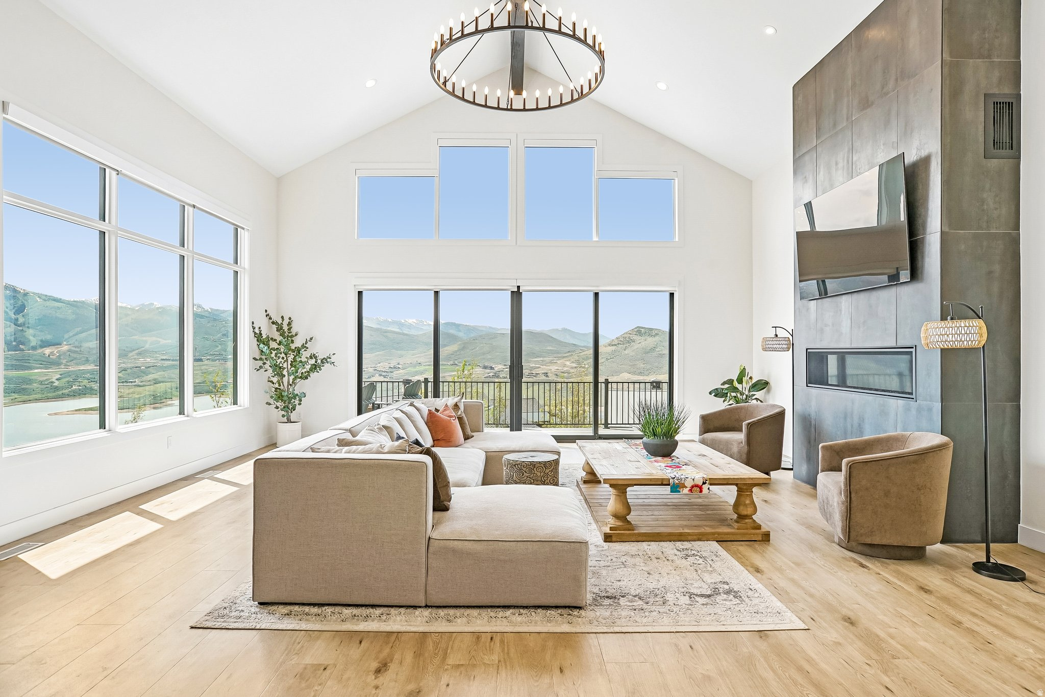 SOARING HAWK - Residential
