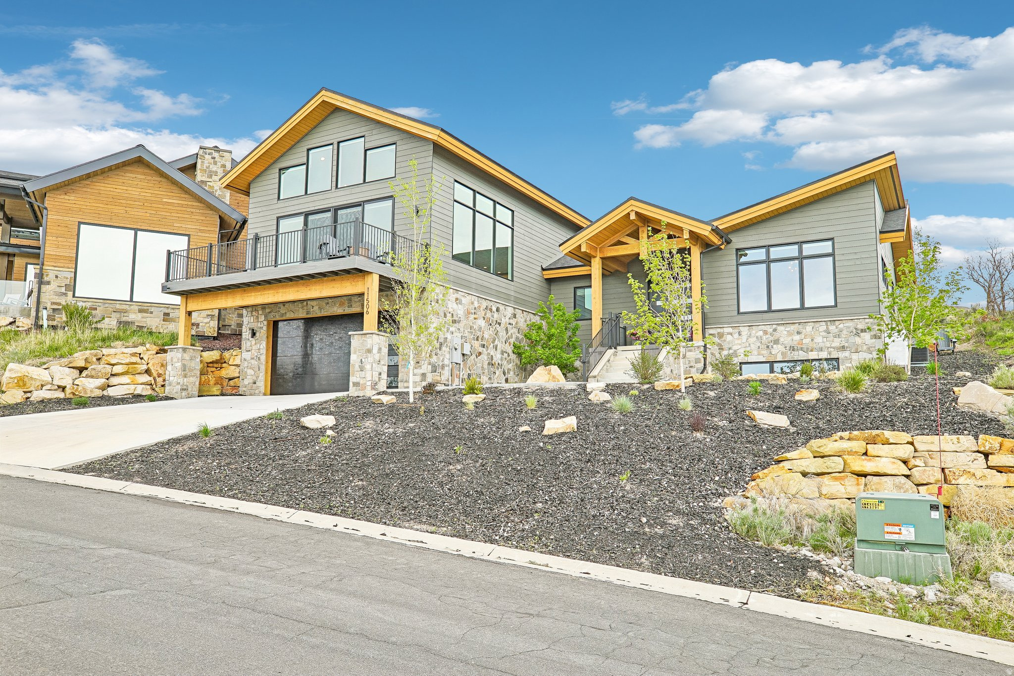 SOARING HAWK - Residential