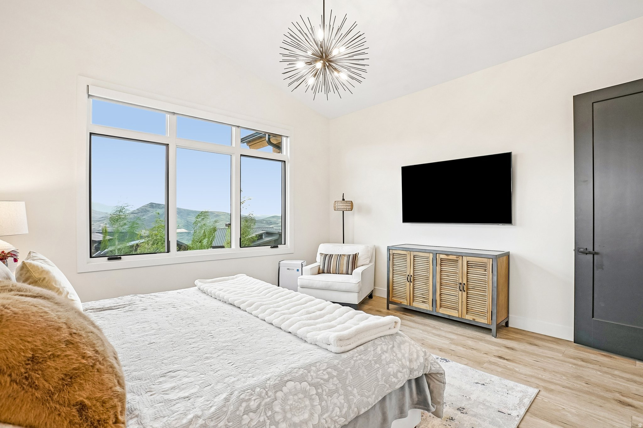 SOARING HAWK - Residential