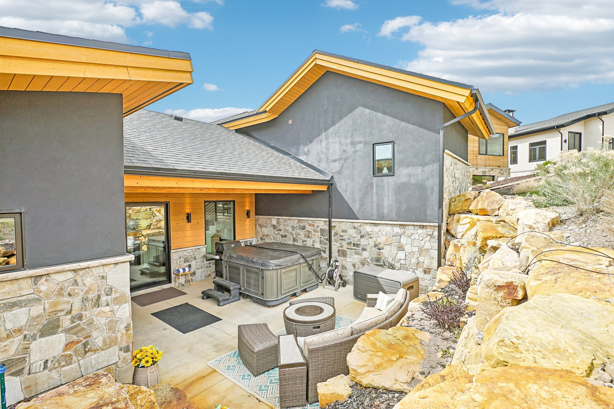 SOARING HAWK - Residential